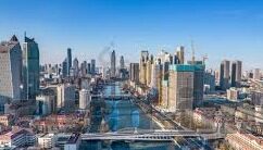 足球踢出篮球的比分-当足球场变身进球狂欢场，一场踢出篮球比分的奇幻对决